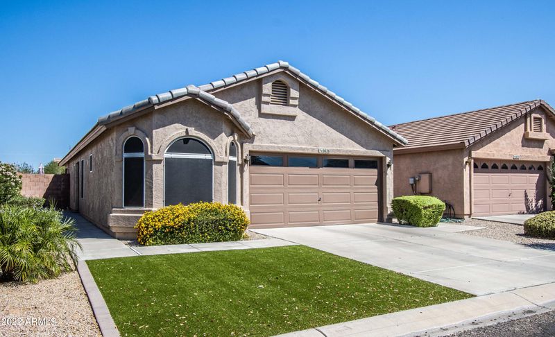 6626 E Barstow St, Mesa, AZ 85205