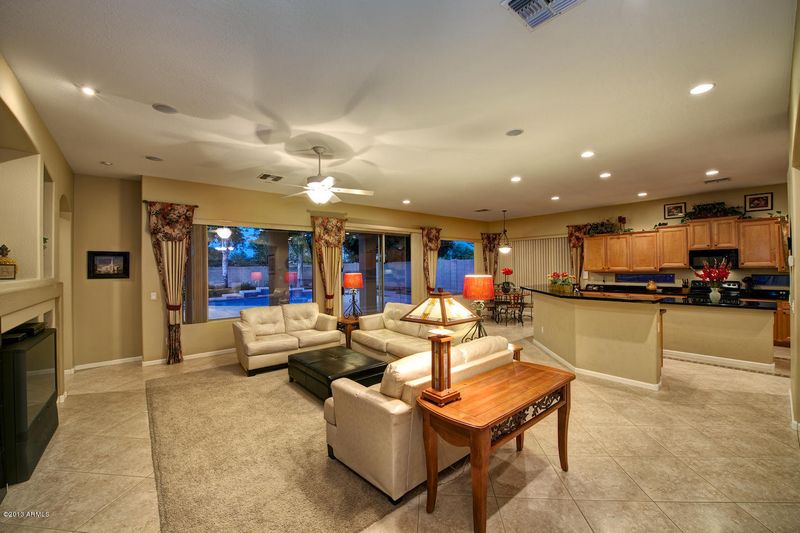 6627 S Seneca Way, Gilbert, AZ 85298