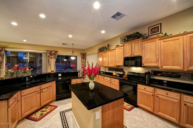 6627 S Seneca Way, Gilbert, AZ 85298