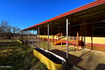 6627 Veterans Ln, Hereford, AZ 85615