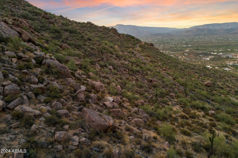 6630 Hawksnest Rd #2, Carefree, AZ 85377