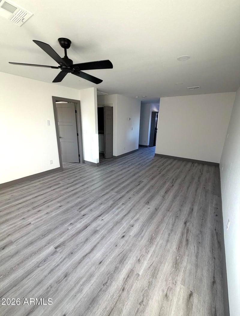 6630 S 11th St #1, Phoenix, AZ 85042