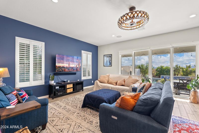 6631 E Libby St, Phoenix, AZ 85054