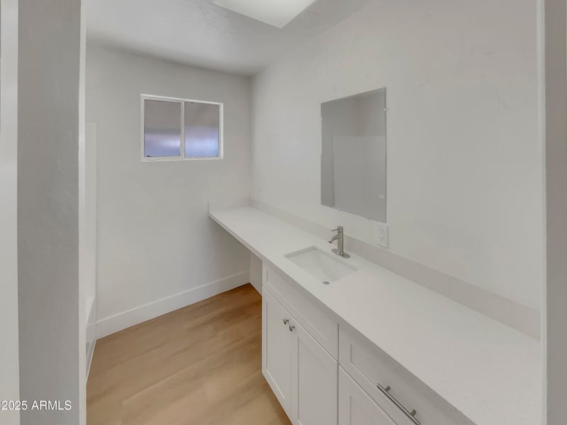 6633 Colter St, Glendale, AZ 85301