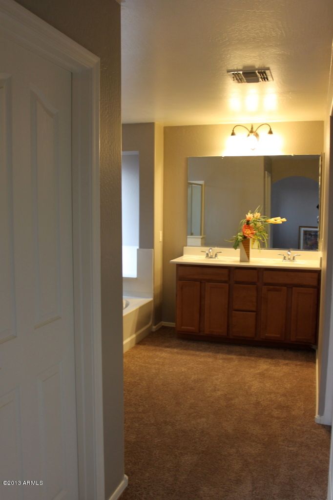 6635 W Harwell Rd E, Laveen, AZ 85339