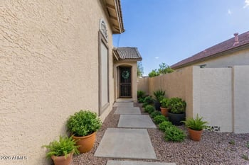 6637 Cartier Dr, Gilbert, AZ 85298