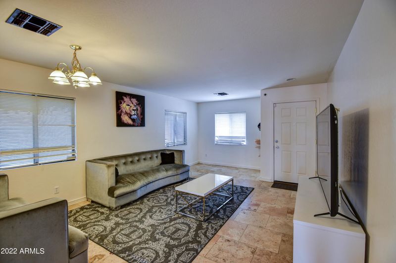 6637 W Riva Rd, Phoenix, AZ 85043