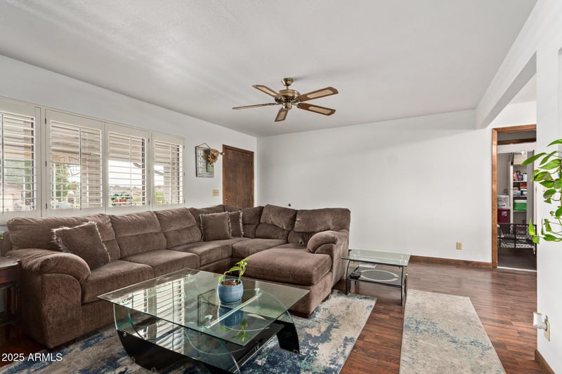 6646 Dodge St, Mesa, AZ 85205