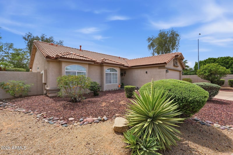 6647 Tonopah Dr, Glendale, AZ 85308