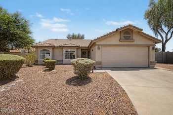 6647 Tonopah Dr, Glendale, AZ 85308