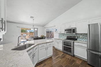 6647 Tonopah Dr, Glendale, AZ 85308