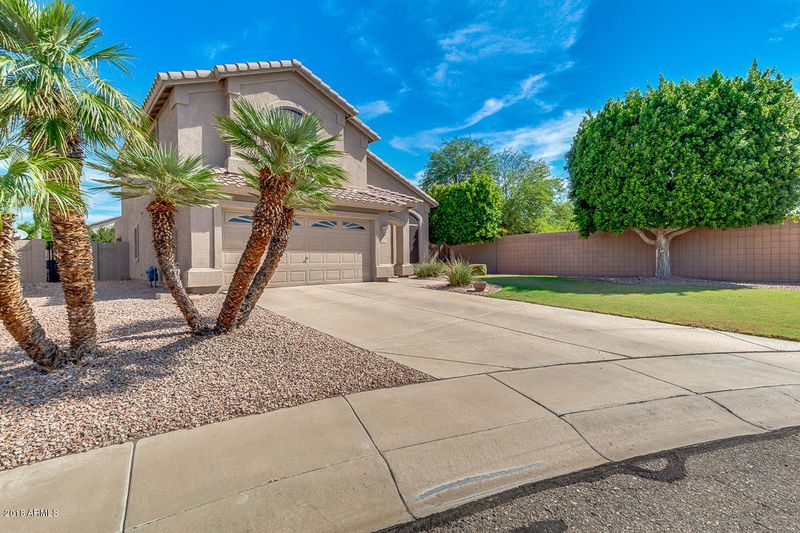 6652 W Firebird Dr, Glendale, AZ 85308