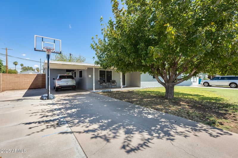 6657 19th Dr, Phoenix, AZ 85015