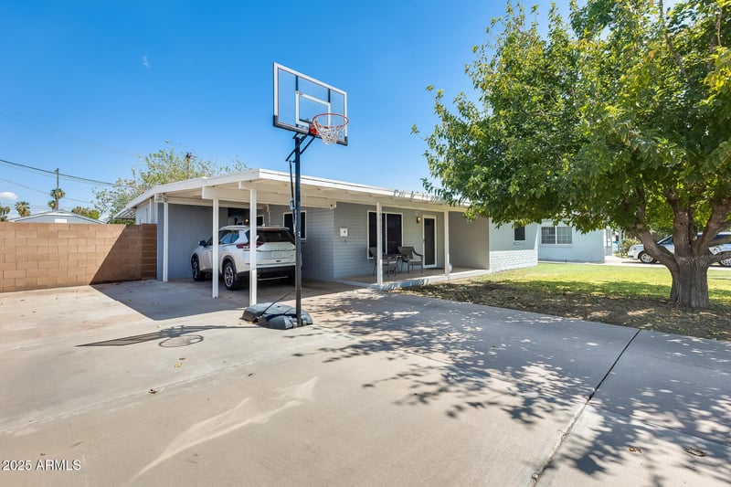 6657 19th Dr, Phoenix, AZ 85015