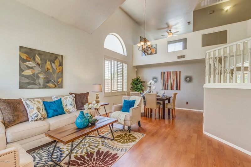 6657 W Aurora Dr, Glendale, AZ 85308