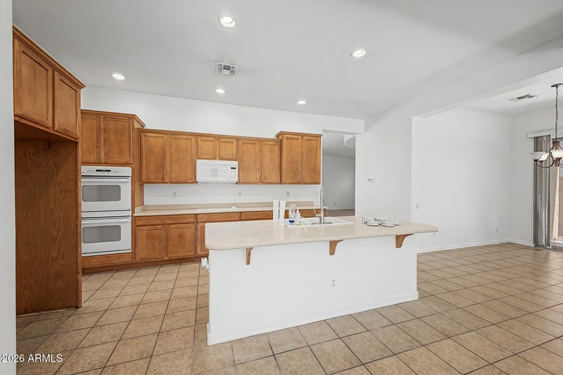667 E Riviera Dr, Chandler, AZ 85249