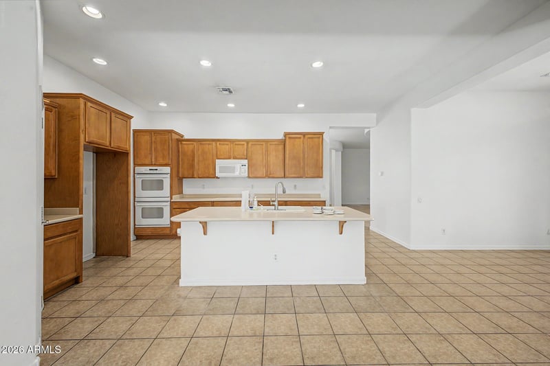 667 E Riviera Dr, Chandler, AZ 85249