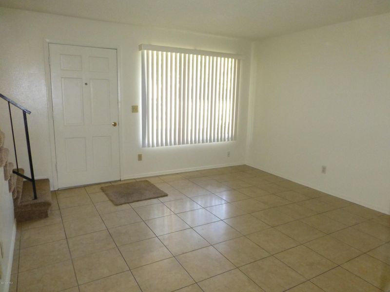 6671 N 44th Ave, Glendale, AZ 85301