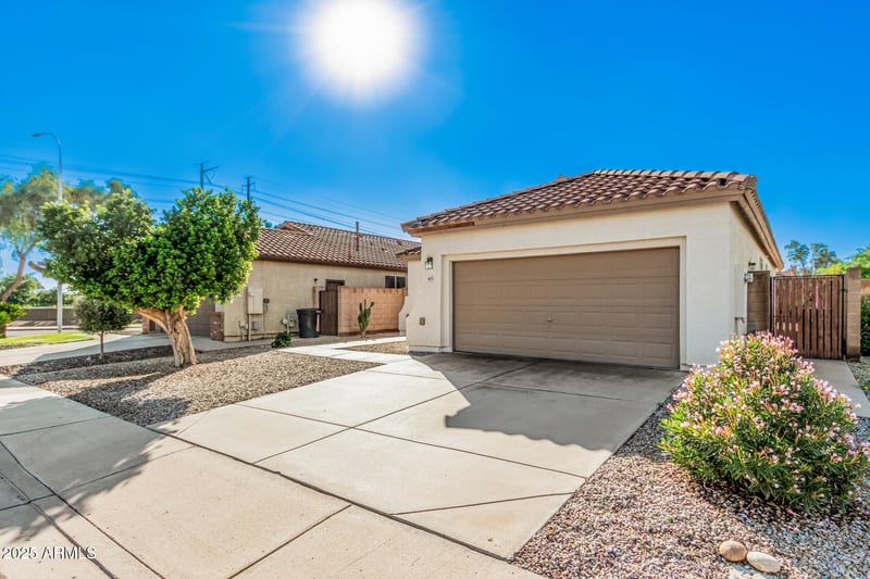6673 Ivanhoe St, Chandler, AZ 85226