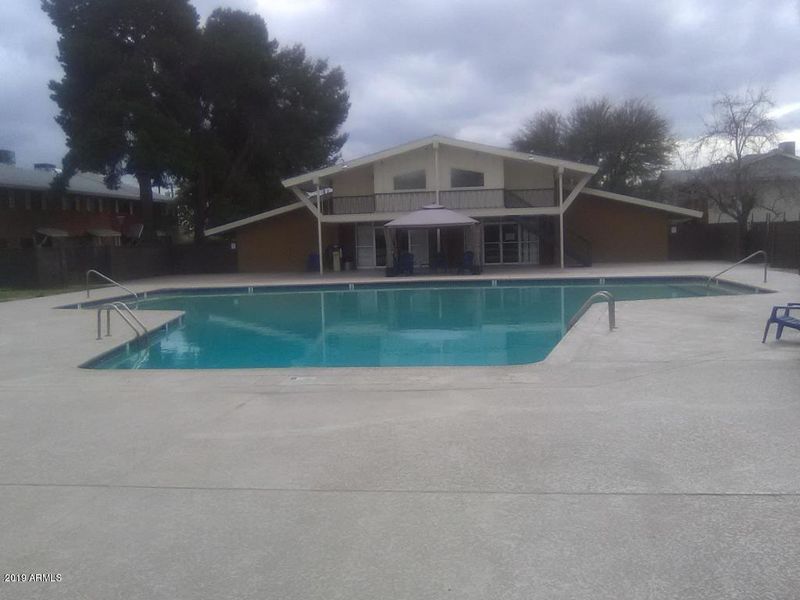 6674 N 43rd Ave, Glendale, AZ 85301