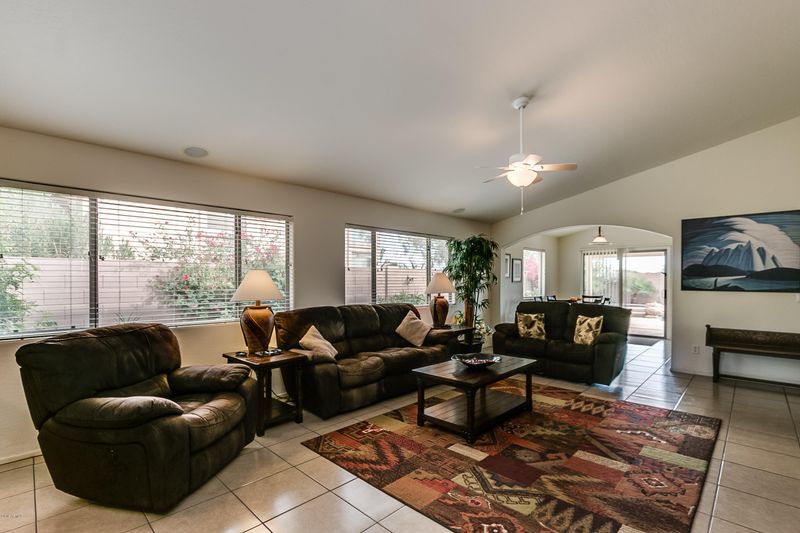 6675 S 255th Dr, Buckeye, AZ 85326