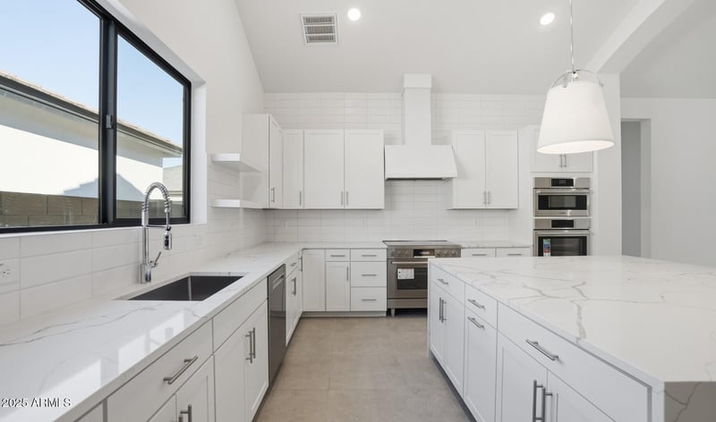 668 Greenback Dr, San Tan Valley, AZ 85140