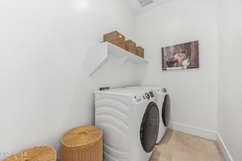 668 Greenback Dr, San Tan Valley, AZ 85140