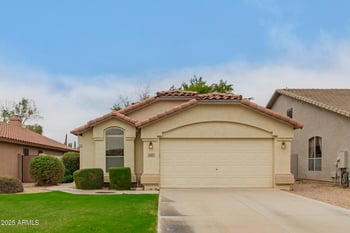 669 Cathy Dr, Gilbert, AZ 85296