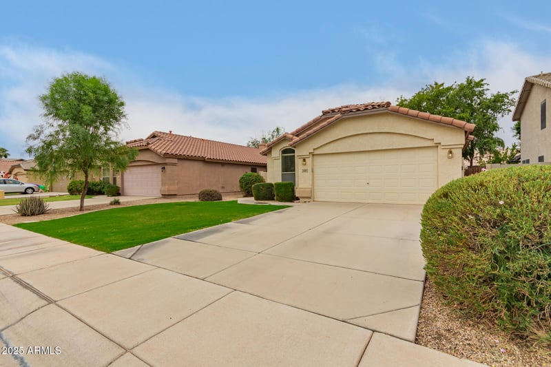 669 Cathy Dr, Gilbert, AZ 85296