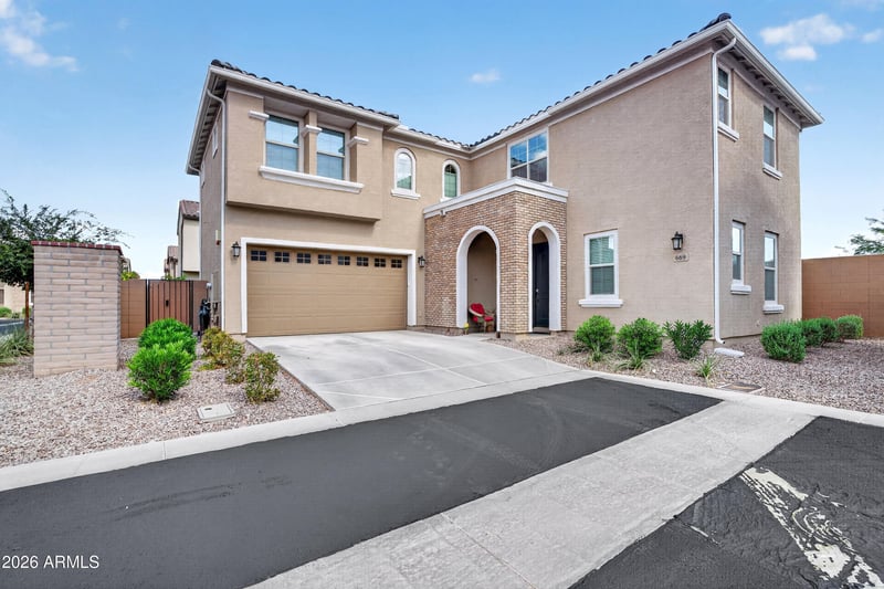 669 S Sanders Dr, Gilbert, AZ 85296