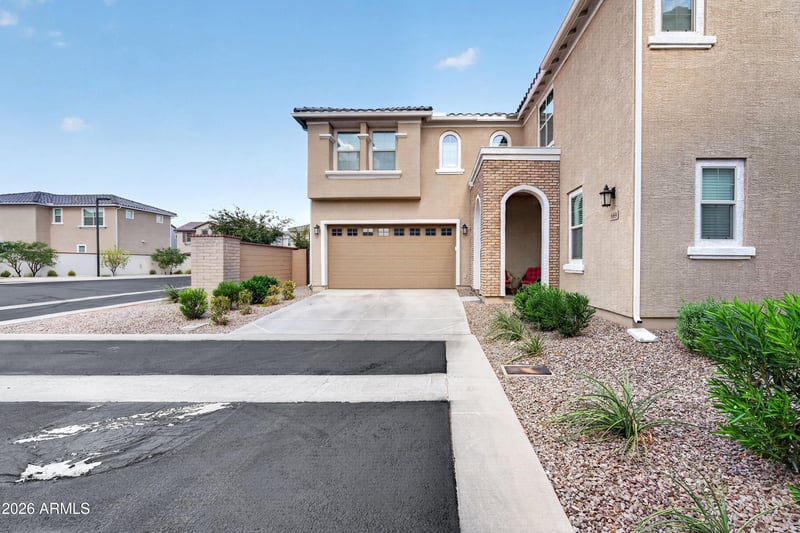669 S Sanders Dr, Gilbert, AZ 85296