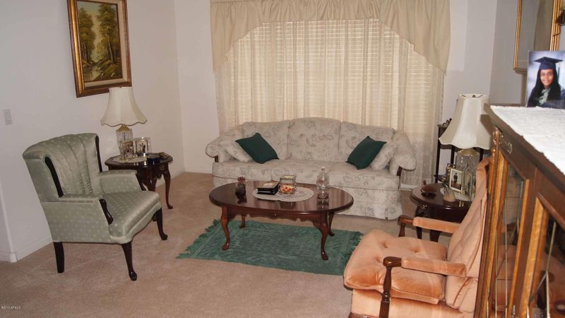 669 W Douglas Ave, Gilbert, AZ 85233