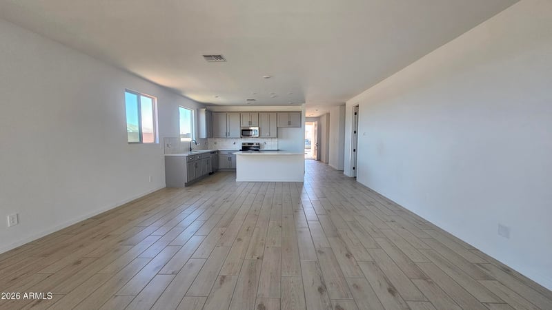 6690 Fiddleneck Way, San Tan Valley, AZ 85143