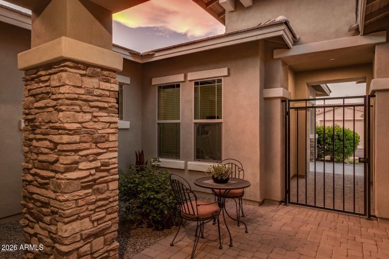 6692 Lyon Dr, Gilbert, AZ 85298