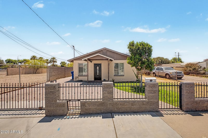 67 Kesler Ln, Chandler, AZ 85225