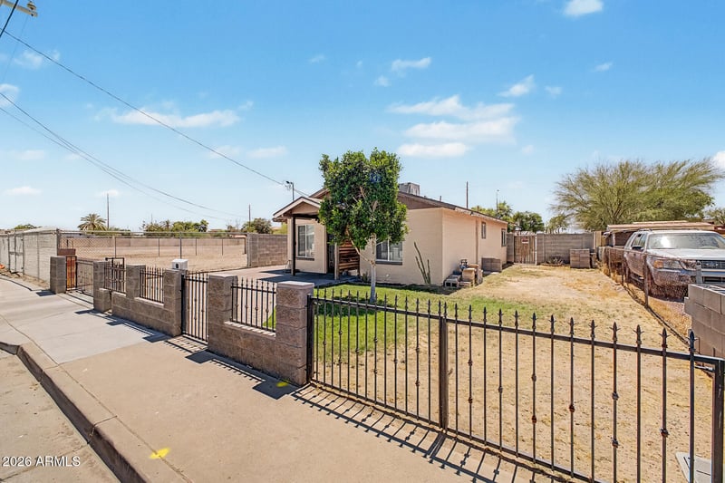67 Kesler Ln, Chandler, AZ 85225