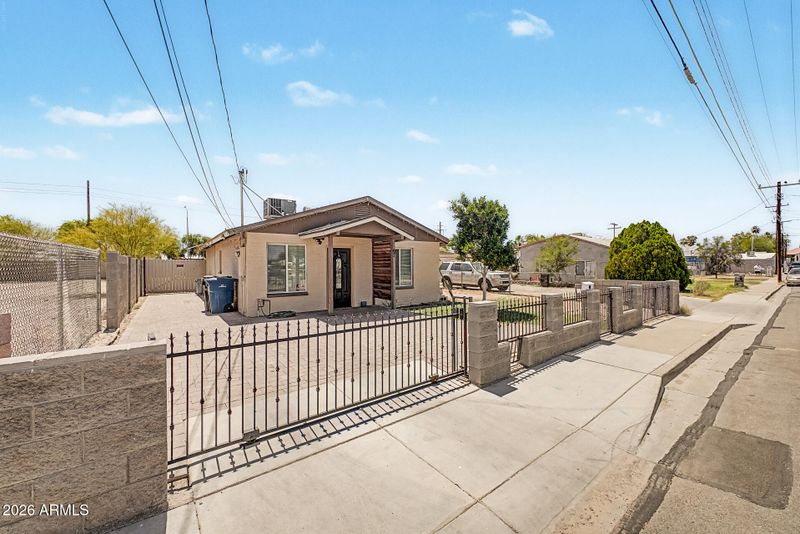 67 E Kesler Ln, Chandler, AZ 85225