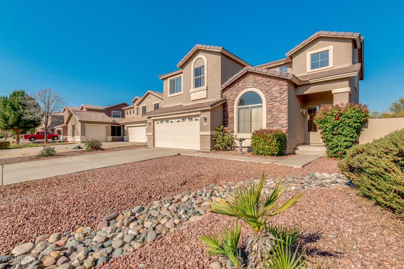 670 E Eagle Ln, Gilbert, AZ 85296