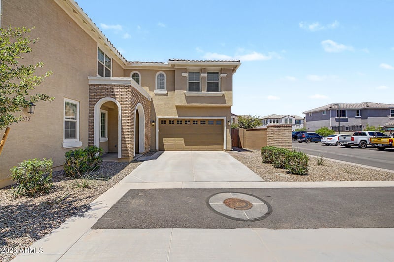 670 S Owl Dr, Gilbert, AZ 85296