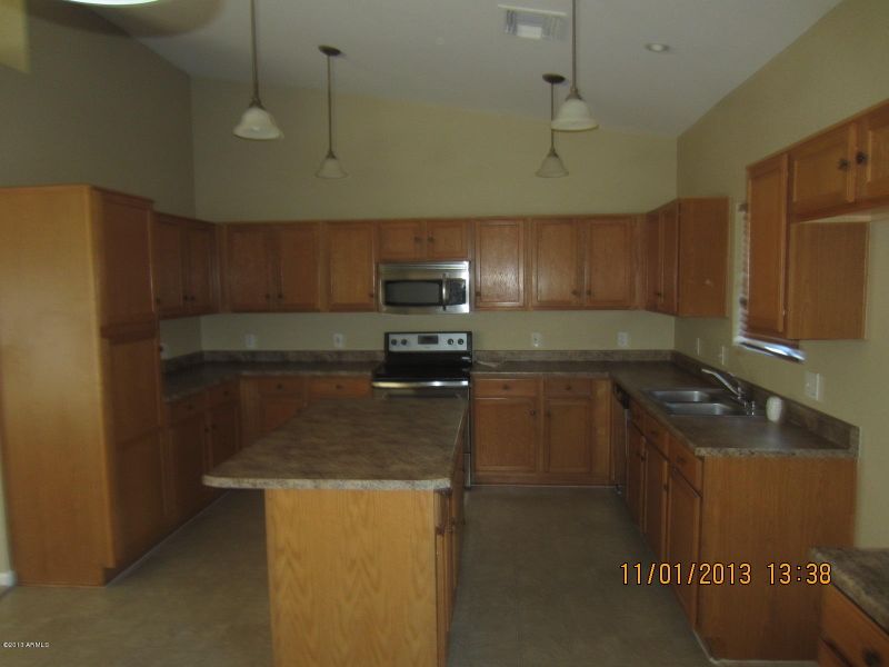 6701 N 55th Dr, Glendale, AZ 85301