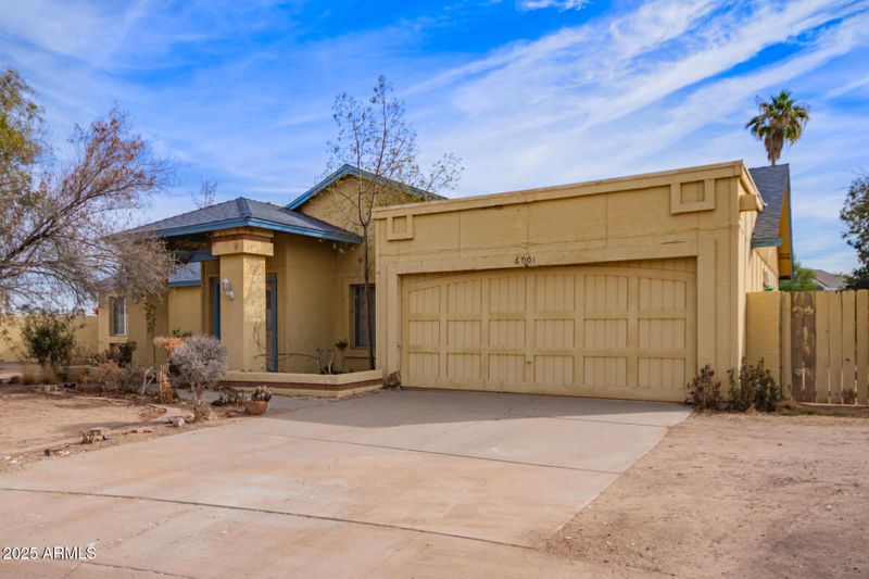 6701 W Monterey Way, Phoenix, AZ 85033