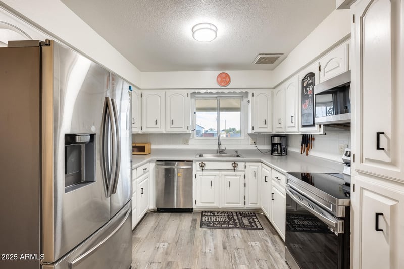 6702 Adobe St, Mesa, AZ 85205