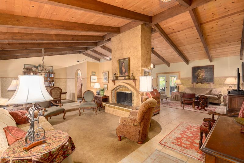 6702 E Thunderbird Rd, Scottsdale, AZ 85254