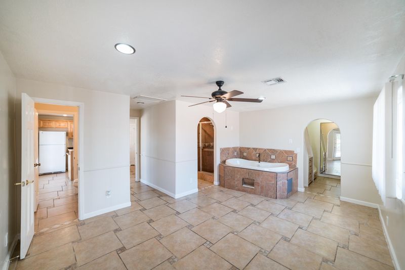 6702 W Cambridge Ave, Phoenix, AZ 85035