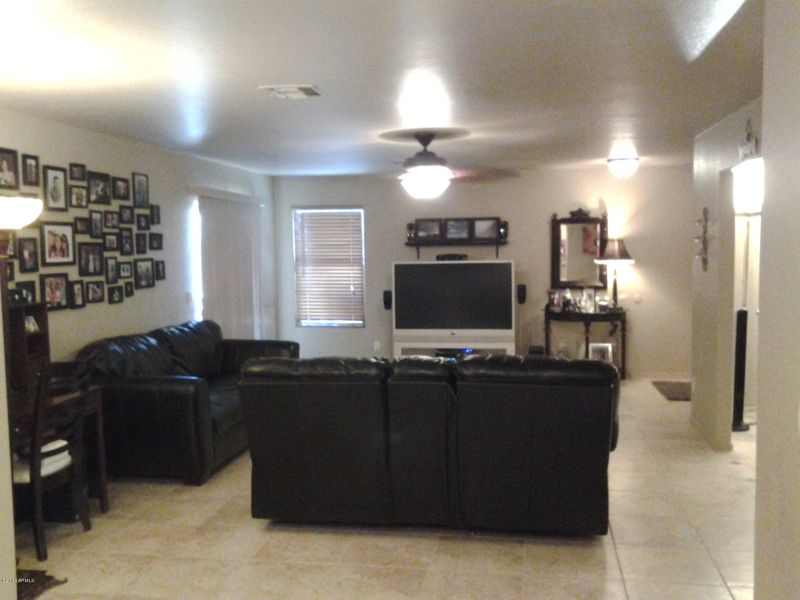 6703 S 31st Dr, Phoenix, AZ 85041