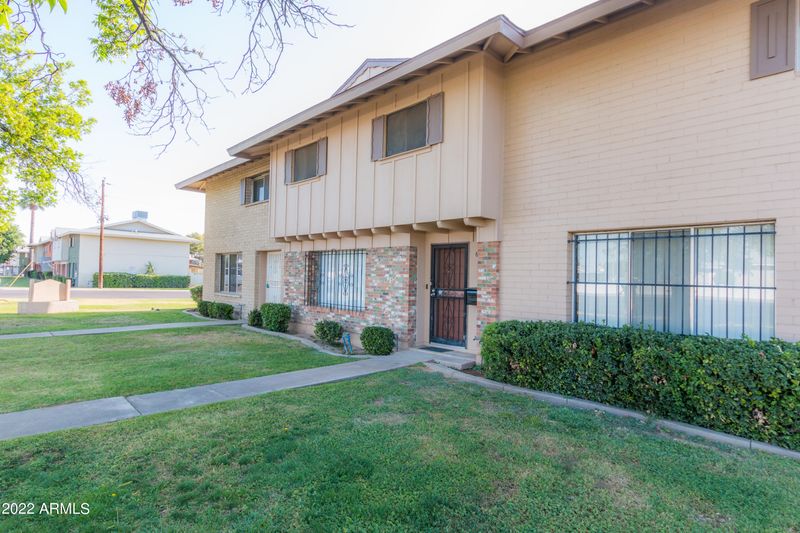 6704 N 43rd Ave, Glendale, AZ 85301
