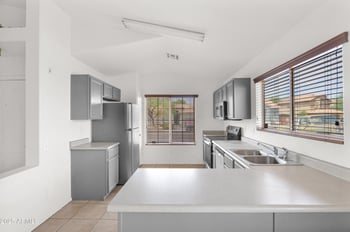 6705 77th Dr, Glendale, AZ 85303