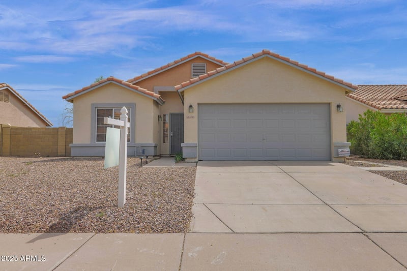 6705 77th Dr, Glendale, AZ 85303