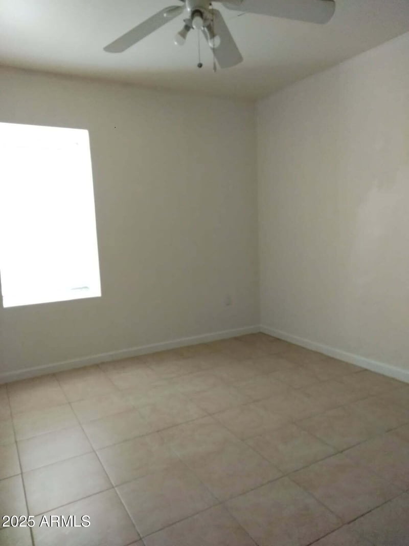 6706 54th Dr, Glendale, AZ 85301