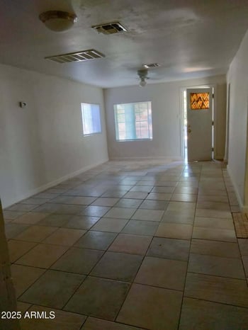 6706 54th Dr, Glendale, AZ 85301